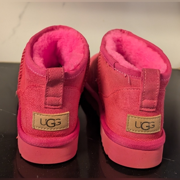 UGG® Classic Ultra Mini Boots - Dark Peony Size 6 Used Exc MSRP $159.99 - Picture 6 of 9